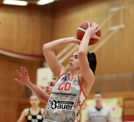 Wasserburg, Badria Halle, 06.01.21, Basketball, 1. Bundesliga Damen, TSV 1880 Wasserburg vs TK Hannover, im Bild Margaret MULLIGAN (Wasserburg US), Copyright: HMBxMediax xHeikoxBecker
