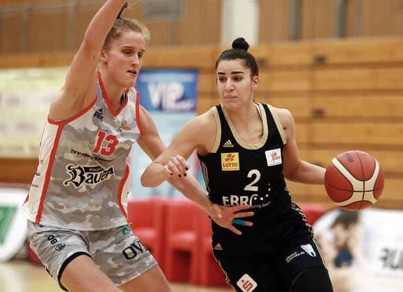 Wasserburg, Badria Halle, 06.01.21, Basketball, 1. Bundesliga Damen, TSV 1880 Wasserburg vs TK Hannover, im Bild von links Leonie FIEBICH (Wasserburg), Mia MASIC (Hannover CRO), Copyright: HMBxMediax xHeikoxBecker