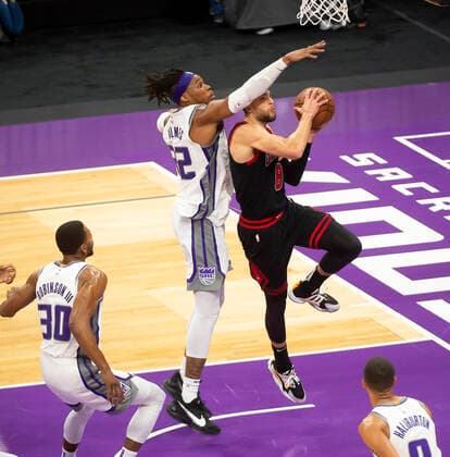 January 6, 2021, Sacramento, CA, USA: Sacramento Kings forward Richaun Holmes (22) blocks shot by Chicago Bulls guard Zach LaVine (8) during a game at the Golden 1 Center on Wednesday, Jan 6, 2021 in Sacramento. Sacramento USA - ZUMAj89_ 0109544515st Copyright: xPaulxKitagakixJr.x