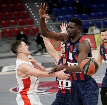 Baskonia s center Youssoupha Fall (R) in action against CSKA s forward Semen Antonov (L) during the Euroleague game between TD Systems Baskonia and CSKA Moscow at Fernando Buesa Arena, in Vitoria, Basque Country Spain, 07 January 2020. TD Systems Baskonia - CSKA Moscow !ACHTUNG: NUR REDAKTIONELLE NUTZUNG!  Copyright: xADRIANxRUIZxHIERROx GRAF6802 20210107-637456533816480813
