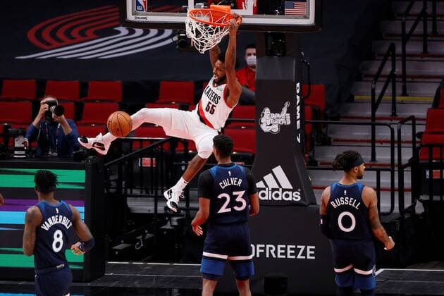 Portland Trail Blazers small forward Derrick Jones Jr. (55) dunks the ball during an NBA, Basketball Herren, USA game, between the Timberwolves and the Trail Blazers, at the Moda Center in Portland, Oregon, US, 07 January 2021. Timberwolves vs Portland Trail Blazers !ACHTUNG: NUR REDAKTIONELLE NUTZUNG!  Copyright: xSOOBUMxIMx AME8372 20210108-637456833995894248