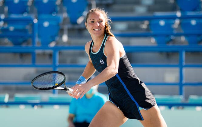 January 8, 2021, Abu Dhabi, UNITED ARAB EMIRATES: Kateryna Bondarenko of the Ukraine in action during the second round at the 2021 Abu Dhabi WTA, Tennis Damen Womens Tennis Open WTA 500 tournament against Ons Jabeur of Tunisia Abu Dhabi UNITED ARAB EMIRATES - ZUMAa181 20210108_zaa_a181_005 Copyright: xRobxPrangex