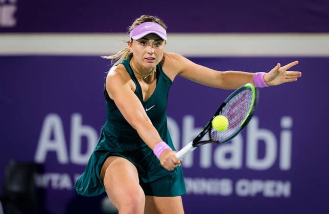 January 8, 2021, Abu Dhabi, UNITED ARAB EMIRATES: Paula Badosa of Spain in action during her second round match at the 2021 Abu Dhabi WTA, Tennis Damen Womens Tennis Open WTA 500 tournament Alize Cornet of France Abu Dhabi UNITED ARAB EMIRATES - ZUMAa181 20210108_zaa_a181_194 Copyright: xRobxPrangex