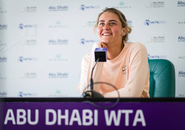 January 9, 2021, Abu Dhabi, UNITED ARAB EMIRATES: Marta Kostyuk of Ukraine talks to th media after her second round match at the 2021 Abu Dhabi WTA, Tennis Damen Womens Tennis Open WTA 500 tournament against against Su-Wei Hsieh of Chenese Taipei Abu Dhabi UNITED ARAB EMIRATES - ZUMAa181 20210109_zaa_a181_248 Copyright: xRobxPrangex