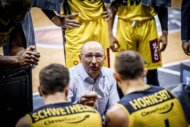 Basketball Oldenburg 09.01.2021 Saison 2020 2021 easyCredit BBL: 12. Spieltag: EWE Baskets - medi bayreuth Basketball Oldenburg 09.01.2021 Saison 2020 2021 easyCredit BBL: 12. Spieltag: EWE Baskets - medi bayreuth Head-Coach, Mladen DrijenÄiÄ‡, EWE Baskets Oldenburg nur redaktionelle Verwendung - kommerzielle Verwendung Nutzung nur nach Absprache mit dem Fotografen Oldenburg Deutschland