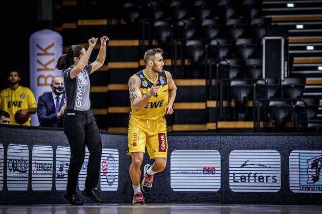 Basketball Oldenburg 09.01.2021 Saison 2020 2021 easyCredit BBL: 12. Spieltag: EWE Baskets - medi bayreuth Basketball Oldenburg 09.01.2021 Saison 2020 2021 easyCredit BBL: 12. Spieltag: EWE Baskets - medi bayreuth 4, Keith Hornsby, EWE Baskets Oldenburg nur redaktionelle Verwendung - kommerzielle Verwendung Nutzung nur nach Absprache mit dem Fotografen Oldenburg Deutschland