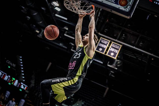 Basketball Oldenburg 09.01.2021 Saison 2020 2021 easyCredit BBL: 12. Spieltag: EWE Baskets - medi bayreuth Basketball Oldenburg 09.01.2021 Saison 2020 2021 easyCredit BBL: 12. Spieltag: EWE Baskets - medi bayreuth David Walker, medi bayreuth, No.23 nur redaktionelle Verwendung - kommerzielle Verwendung Nutzung nur nach Absprache mit dem Fotografen Oldenburg Deutschland
