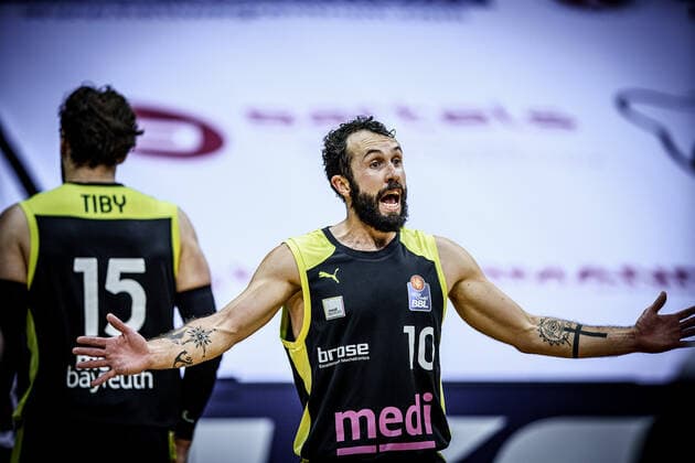 Basketball Oldenburg 09.01.2021 Saison 2020 2021 easyCredit BBL: 12. Spieltag: EWE Baskets - medi bayreuth Basketball Oldenburg 09.01.2021 Saison 2020 2021 easyCredit BBL: 12. Spieltag: EWE Baskets - medi bayreuth Bastian Doreth ,medi bayreuth, No.10 nur redaktionelle Verwendung - kommerzielle Verwendung Nutzung nur nach Absprache mit dem Fotografen Oldenburg Deutschland