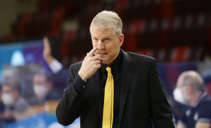 Ludwigsburg , Basketball easyCredit BBL Bundesliga , MHP RIESEN Ludwigsburg vs. ratiopharm Ulm , Trainer John patrick ( Riesen )