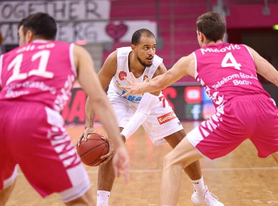 Telekom Baskets Bonn vs. Alex King s.Oliver Würzburg easyCredit BBL 1. Bundesliga , Saison 2020 2021 , 12. Spieltag