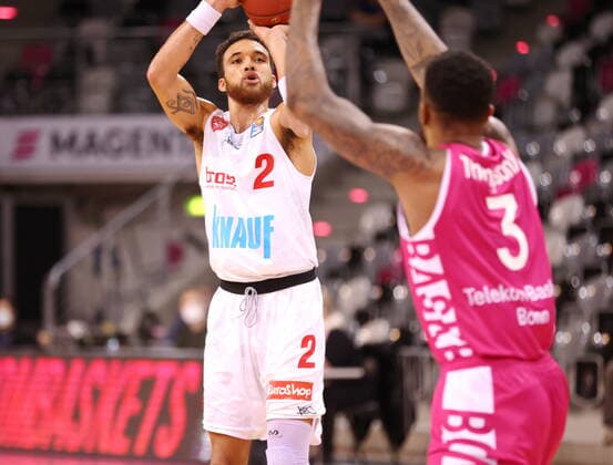 Telekom Baskets Bonn vs. Brekkott Chapman s.Oliver Würzburg easyCredit BBL 1. Bundesliga , Saison 2020 2021 , 12. Spieltag