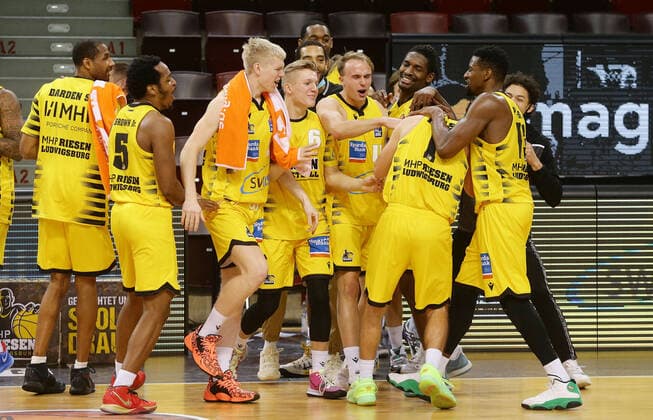 Ludwigsburg , Basketball easyCredit BBL Bundesliga , MHP RIESEN Ludwigsburg vs. ratiopharm Ulm , Jubel Ludwigsburg