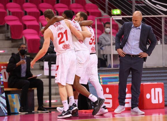 Telekom Baskets Bonn vs. Justin Sears s.Oliver Würzburg - verletzt Verletzung easyCredit BBL 1. Bundesliga , Saison 2020 2021 , 12. Spieltag
