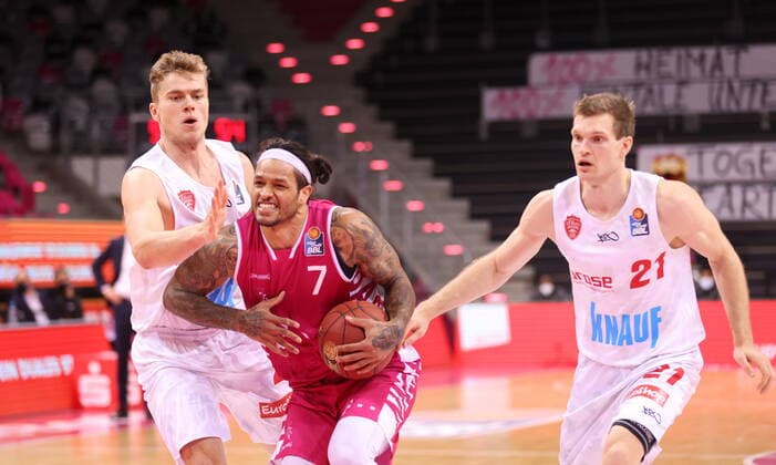 Chris Babb Telekom Baskets Bonn vs. s.Oliver Würzburg easyCredit BBL 1. Bundesliga , Saison 2020 2021 , 12. Spieltag