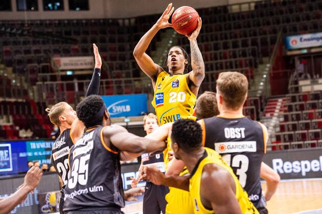 Desi Rodriguez (MHP RIESEN Ludwigsburg 20) ; 1. Basketball Bundesliga: MHP RIESEN Ludwigsburg - ratiopharm Ulm am 09.01.2021 in Ludwigsburg (MHPArena), Baden-Wuerttemberg, Deutschland. . 09.01.21 Basketball , 09.01.2021, (Deutschland)