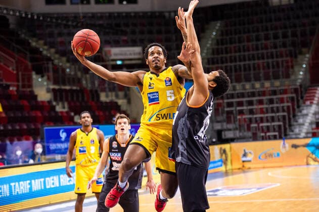 Sport Bilder des Tages Barry Brown Jr. (MHP RIESEN Ludwigsburg 5) ; 1. Basketball Bundesliga: MHP RIESEN Ludwigsburg - ratiopharm Ulm am 09.01.2021 in Ludwigsburg (MHPArena), Baden-Wuerttemberg, Deutschland. . 09.01.21 Basketball , 09.01.2021, (Deutschland)