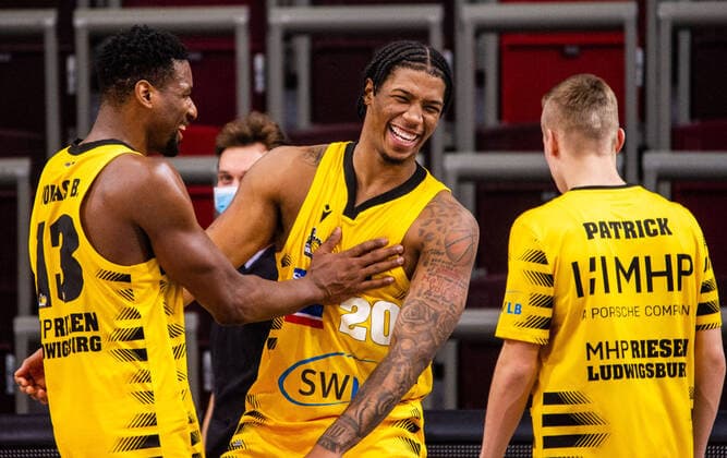 Freude bei Desi Rodriguez (MHP RIESEN Ludwigsburg 20) ; Yorman Polas Bartolo (MHP RIESEN Ludwigsburg 13) ; 1. Basketball Bundesliga: MHP RIESEN Ludwigsburg - ratiopharm Ulm am 09.01.2021 in Ludwigsburg (MHPArena), Baden-Wuerttemberg, Deutschland. . 09.01.21 Basketball , 09.01.2021, (Deutschland)