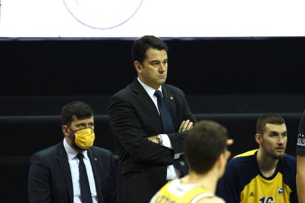 Vertretung - Assistenz Coach Iszmail Gonzales, BBL, Alba Berlin vs Giessen, in der Mercedes Benz Arena, 10.01.21, GER, Berlin, 10.01.21, BBL, Alba vs Giessen 46er Berlin Copyright: xUwexKoch Eibner-Pressefotox EP_UKH