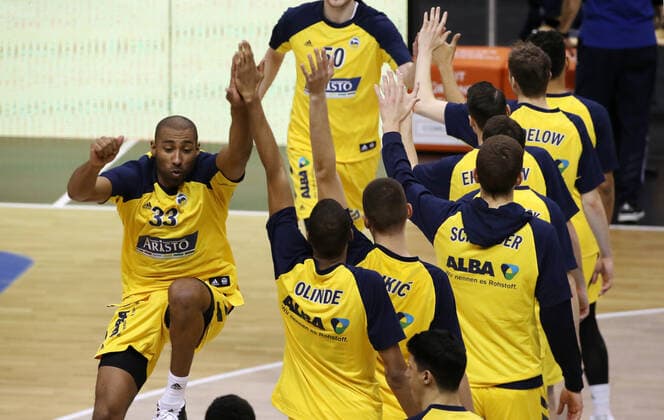 Jayson Granger, Einlaufen vor Spielbeginn Basketball BBL Bundesliga Herren Saison 2020 2021 10.01.2021 ALBA Berlin vs. Gießen 46ers