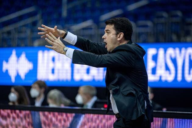 Basketball Berlin 10.01.2021 Saison 2020 2021 easyCredit-BBL 1. Bundesliga Alba Berlin - JobStairs GIESSEN 46ers Israel Gonzalez (Alba Berlin, Assistenztrainer)