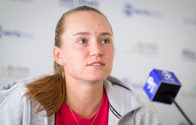 January 10, 2021, Abu Dhabi, UNITED ARAB EMIRATES: Elena Rybakina of Kazakhstan talks to the media after her third round match at the 2021 Abu Dhabi WTA, Tennis Damen Womens Tennis Open WTA 500 tournament. Abu Dhabi UNITED ARAB EMIRATES - ZUMAa181 20210110_zaa_a181_068 Copyright: xRobxPrangex