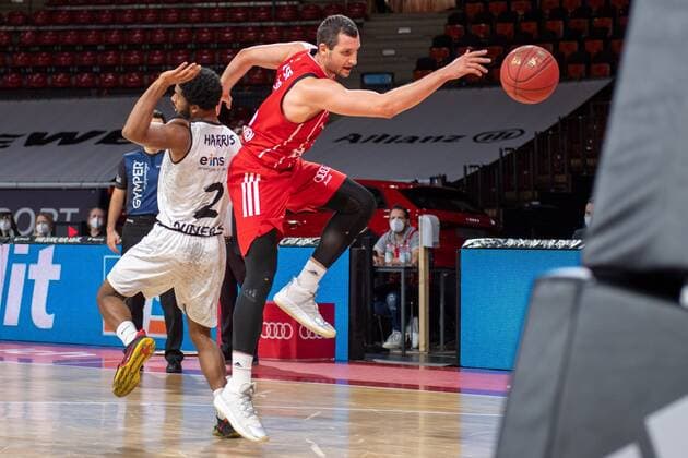 Paul Zipser 16 (FC Bayern), FC Bayern Basketball vs. Niners Chemnitz, BBL, 10.01.2021 Muenchen Bayern Deutschland