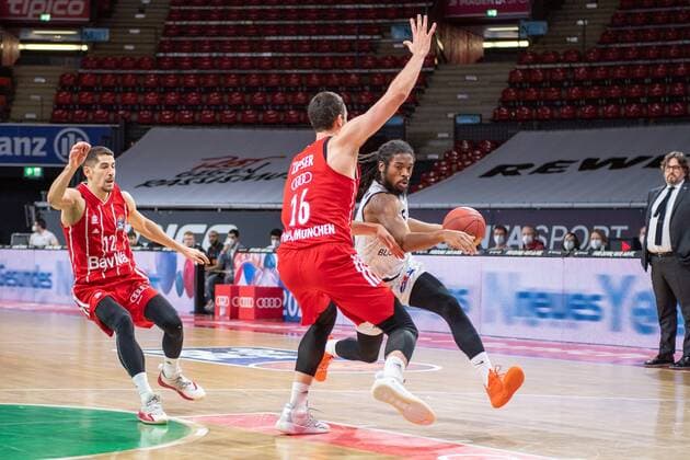 Marcus Thornton 15 (Niners Chemnitz), Paul Zipser 16 (FC Bayern), FC Bayern Basketball vs. Niners Chemnitz, BBL, 10.01.2021 Muenchen Bayern Deutschland