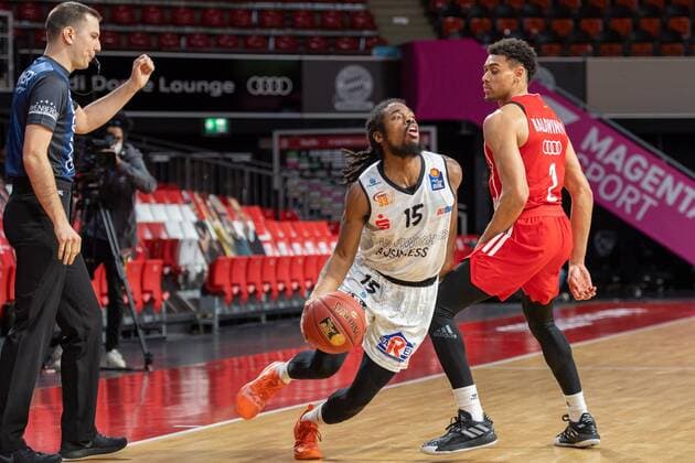 Marcus Thornton 15 (Niners Chemnitz), Wade Baldwin 2 (FC Bayern), FC Bayern Basketball vs. Niners Chemnitz, BBL, 10.01.2021 Muenchen Bayern Deutschland