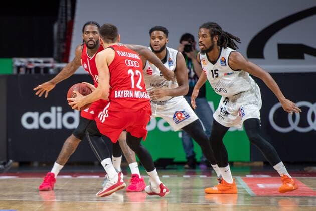 Jalen Reynolds 8 (FC Bayern), Joe Lawson III 31 (Niners Chemnitz) , FC Bayern Basketball vs. Niners Chemnitz, BBL, 10.01.2021 Muenchen Bayern Deutschland