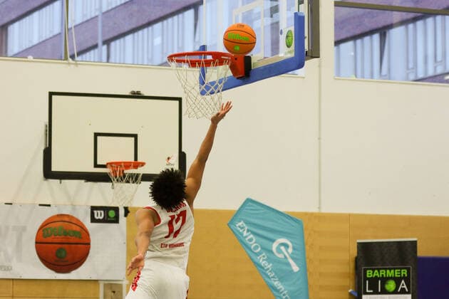 Basketball I Herren I Saison 2020 2021 I Pro B I 13. Spieltag I ETV Hamburg - SC Rist Wedel I 10.01.2021 Wurf, Mubarak Salami (17, ETV Hamburg Basketball ) Hamburg Sporthalle Hohe Weide Hamburg Deutschland Copyright: xLobeca RalfxHomburgx
