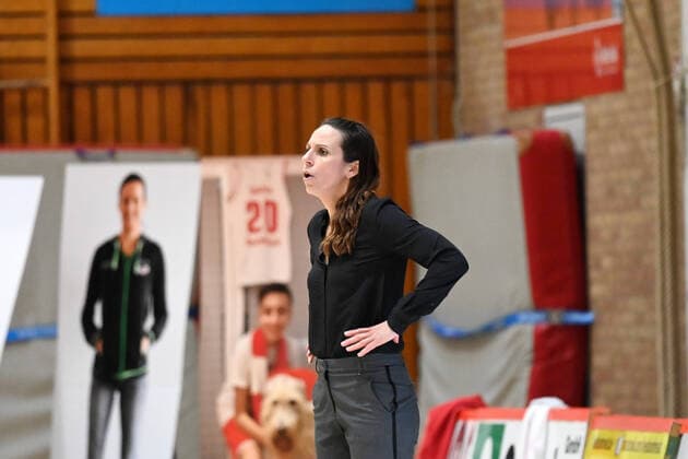 Basketball: Toyota 1. DBBL, 12. Spieltag, GiroLive-Panthers Osnabrück vs. TSV 1860 Wasserburg am 10.01.2021 in der OSC-Halle in Osnabrück. Trainerin Sidney Parsons (TSV 1860 Wasserburg) Osnabrück OSC-Halle Niedersachsen Deutschland
