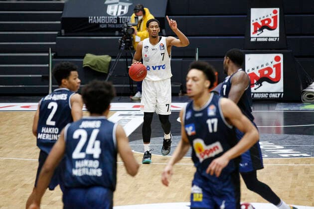 BBL easyCredit Basketball Bundesliga Saison 2020 2021 12. Spieltag am Sonntag, 10. Januar 2021 in der edel-optics.de Arena in Hamburg: Hamburg Towers - HAKRO Merlins Crailsheim Kameron Taylor ( Towers ) Hamburg Towers - HAKRO Merlins Crailsheim