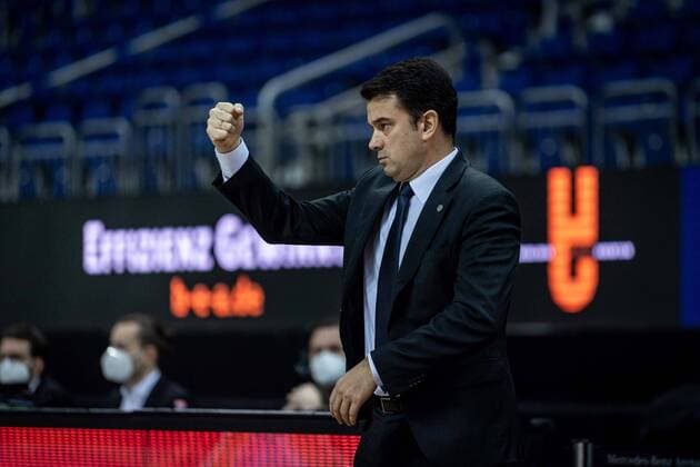 Basketball Berlin 10.01.2021 Saison 2020 2021 easyCredit-BBL 1. Bundesliga Alba Berlin - JobStairs GIESSEN 46ers Israel Gonzalez (Alba Berlin, Assistenztrainer)