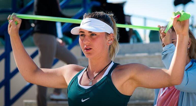 January 11, 2021, Abu Dhabi, UNITED ARAB EMIRATES: Marta Kostyuk of Ukraine in action during her quarter final match at the 2021 Abu Dhabi WTA, Tennis Damen Womens Tennis Open WTA 500 tournament against Sara Sorribes Tormo of Spain Abu Dhabi UNITED ARAB EMIRATES - ZUMAa181 20210111_zaa_a181_023 Copyright: xRobxPrangex