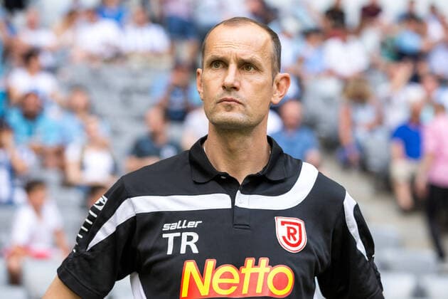 Muenchen, Deutschland 30. Mai 2017: REL.- 2. BL - 16 17- 1860 Muenchen vs. SSV Jahn Regensburg Trainer Heiko Herrlich (Regensburg) Aktion . Einzelbild . Alliance Arena Bayern Copyright: xFotostandx xJakobx
