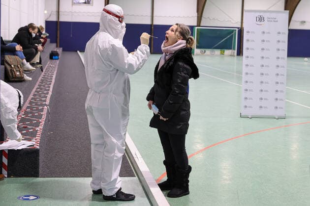 Im Bild: Corona-Test beim Hamburger Tennis-Future Tennis Future Hamburg - ITF-W25 Hamburg, Hamburg, Tennis-Verband Hamburg, 11.01.2021,