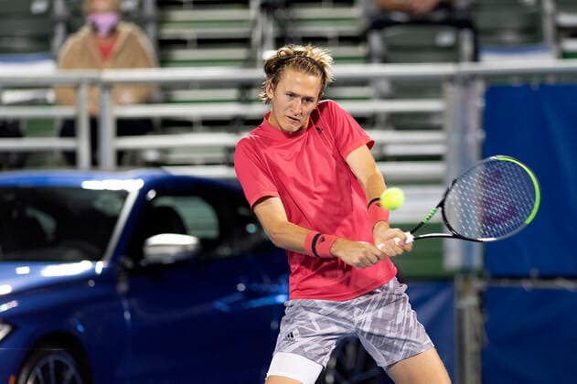 January 11, 2021, Delray Beach, Florida, United States: Delray Beach, FL - January 11, 2021: Sebastian Korda(USA) plays John Isner(USA) during their Quarter-Final match at the 2021 Delray Beach Open by Vitacost.com. Delray Beach United States - ZUMApa3_ 0109732622st Copyright: xAndrewxPatronx