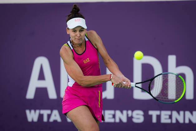January 12, 2021, Abu Dhabi, UNITED ARAB EMIRATES: Veronika Kudermetova of Russia in action during her semifinal match at the 2021 Abu Dhabi WTA, Tennis Damen Womens Tennis Open WTA 500 tournament against Elina Svitolina of Ukraine Abu Dhabi UNITED ARAB EMIRATES - ZUMAa181 20210112_zaa_a181_020 Copyright: xRobxPrangex