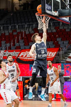 Mitte Bennet Hundt (Brose Bamberg, 33) Basketball Champions League 2020 21, Gruppenphase Spieltag 5, Brose Bamberg - Retabet Bilbao 12.01.2021, Bamberg, Brose Arena requires a royalty fee in accordance to MFM and byline Daniel Löb. . For any usage other than editorial purposes please contact the author. Copyright: DanielxLöb