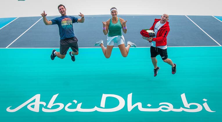 January 13, 2021, Abu Dhabi, UNITED ARAB EMIRATES: Aryna Sabalenka of Belarus and her team after winning the final of the 2021 Abu Dhabi WTA, Tennis Damen Womens Tennis Open WTA 500 tournament. Abu Dhabi UNITED ARAB EMIRATES - ZUMAa181 20210113_zaa_a181_016 Copyright: xRobxPrangex