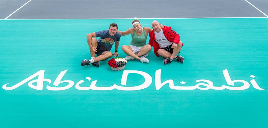 January 13, 2021, Abu Dhabi, UNITED ARAB EMIRATES: Aryna Sabalenka of Belarus and her team after winning the final of the 2021 Abu Dhabi WTA, Tennis Damen Womens Tennis Open WTA 500 tournament against Veronika Kudermetova of Russia Abu Dhabi UNITED ARAB EMIRATES - ZUMAa181 20210113_zaa_a181_031 Copyright: xRobxPrangex