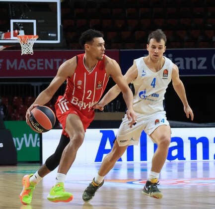 13.01.2021, EuroLeague,FCB Basketball vs Zenith St Petersburg, Audi Dome Muenchen, im Bild: Wade Baldwin (FCB Basketball) vs Kevin Pangos (St Petersburg)