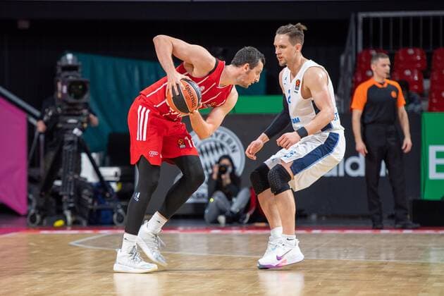 Paul Zipser 16 (FC Bayern), Mateusz Ponitka 25 (Zenit St. Petersburg), FC Bayern Basketball vs. Zenit St. Petersburg, Basketball, Euroleague, 13.01.2021 Muenchen Bayern Deutschland