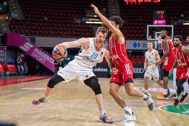 Andrey Zubkov 20 (Zenit St. Petersburg), Nick Weiler-Babb 0 (FC Bayern), FC Bayern Basketball vs. Zenit St. Petersburg, Basketball, Euroleague, 13.01.2021 Muenchen Bayern Deutschland