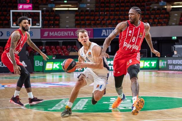 Kevin Pangos 4 (Zenit St. Petersburg), Jalen Reynolds 8 (FC Bayern), FC Bayern Basketball vs. Zenit St. Petersburg, Basketball, Euroleague, 13.01.2021 Muenchen Bayern Deutschland
