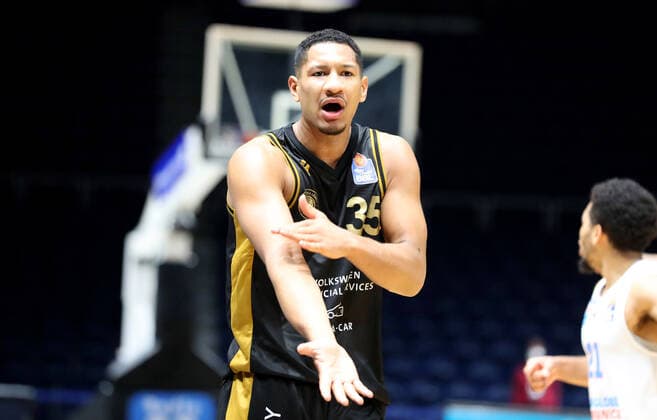 Löwen Braunschweig vs. MBC, BBL Braunschweig, 14.01.2021, BASKETBALL - easyCredit BBL Basketball Bundesliga, Löwen Braunschweig vs. SYNTAINICS Mitteldeutsche Basketball Club, Saison 2020 21. Karim Jallow (Löwen Braunschweig) Braunschweig