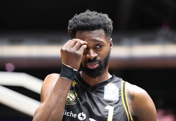 Löwen Braunschweig vs. MBC, BBL Braunschweig, 14.01.2021, BASKETBALL - easyCredit BBL Basketball Bundesliga, Löwen Braunschweig vs. SYNTAINICS Mitteldeutsche Basketball Club, Saison 2020 21. Bazoumana KonÃ (Löwen Braunschweig) Braunschweig