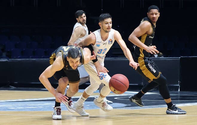 Gavin Schilling (Basketball Loewen Braunschweig), Roko Rogic (Syntainics MBC), Karim Jallow (Basketball Loewen Braunschweig)
