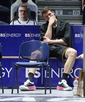 Lukas Meisner (Basketball Loewen Braunschweig) enttaeuscht, Niederlage