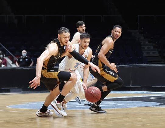 Gavin Schilling (Basketball Loewen Braunschweig), Roko Rogic (Syntainics MBC), Karim Jallow (Basketball Loewen Braunschweig)